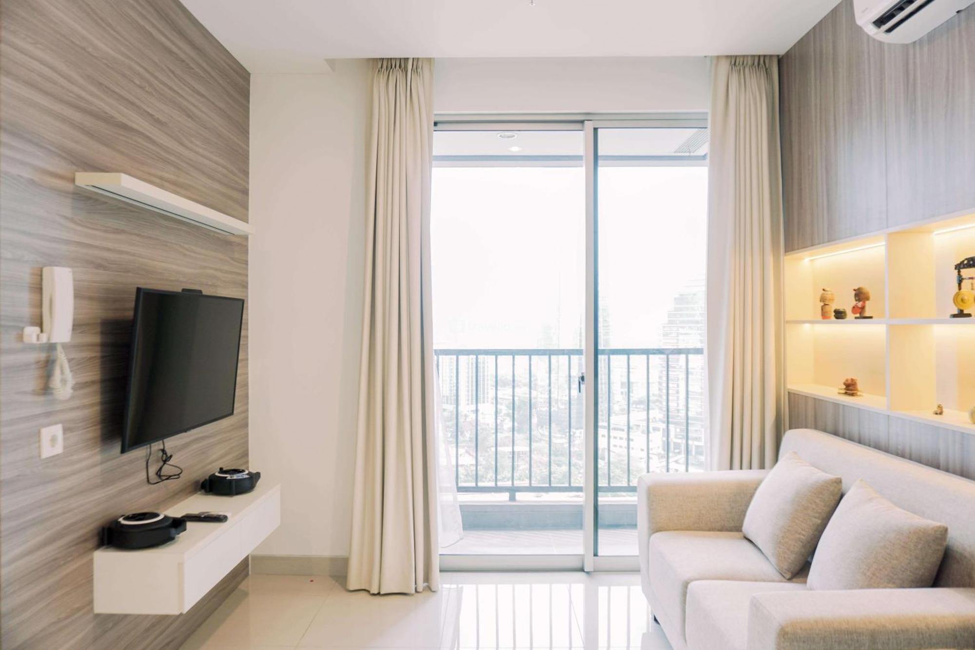 Apartment Spacious And Warm 2br At Ciputra World 2 By Travelio *